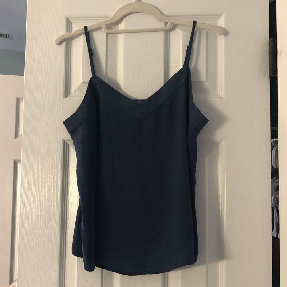 blue tank top
